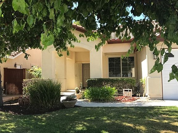 2nd image of 3937 Cadena Dr