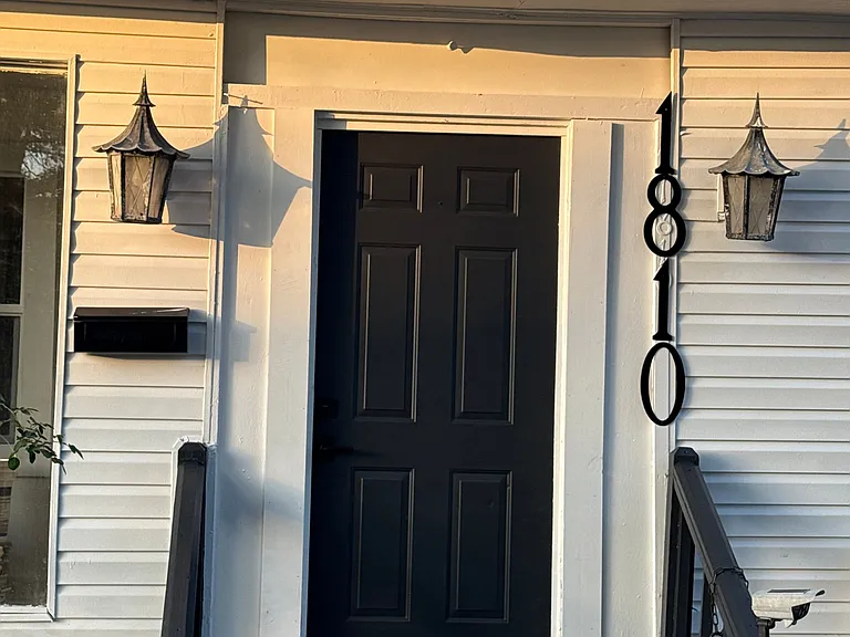 1810 Duke St #HOUSE — Photo 1