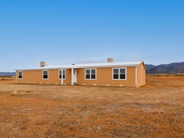 15 Mountain Shadow Dr, Los Lunas, NM 87031