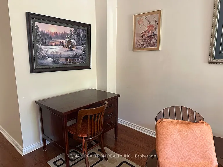95 Ames Cres #BASEMENT — Photo 12