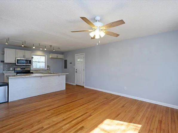 105 King St, Carrboro, NC 27510