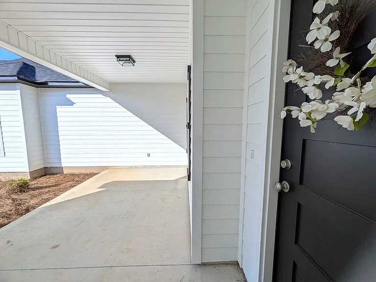 111 Nicole Britt Dr — Photo 4