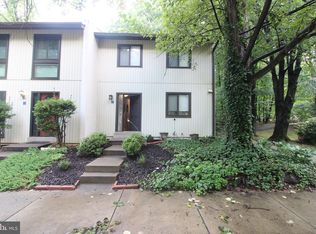 2450 Cloudcroft Sq, Reston, VA 20191