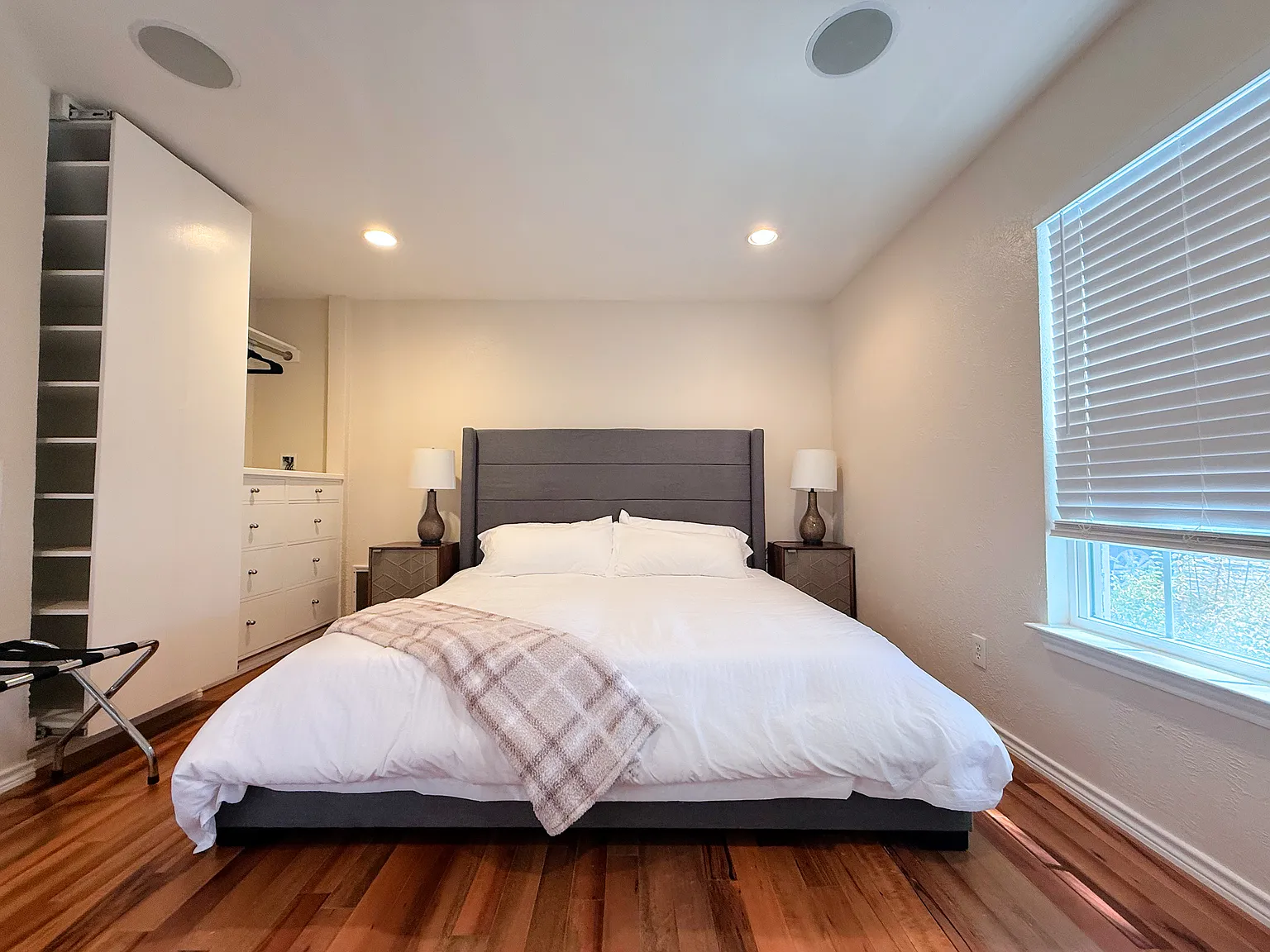 2 bed, 1171 sqft, $2,850 — Photo 3