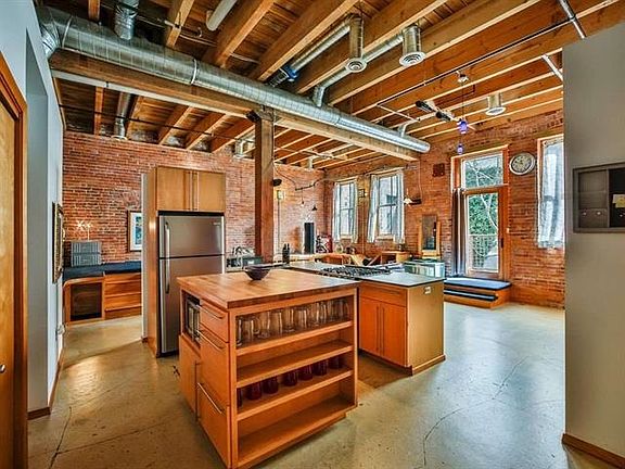 3rd image of 1221 W Railroad Alley Ave #2
