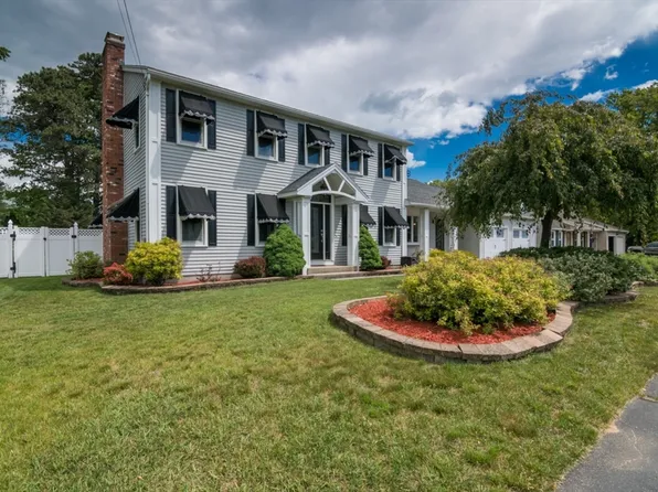 88 McDonald Dr, Chicopee, MA 01020