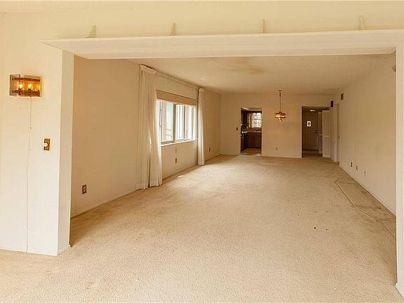 4th image of 2287 Philippine Dr APT 67