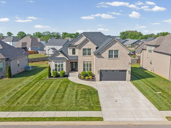 238 Cotoneaster Ln, Clarksville, TN 37043