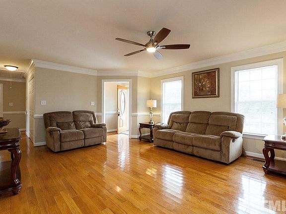 3rd image of 373 Tralee Dr
