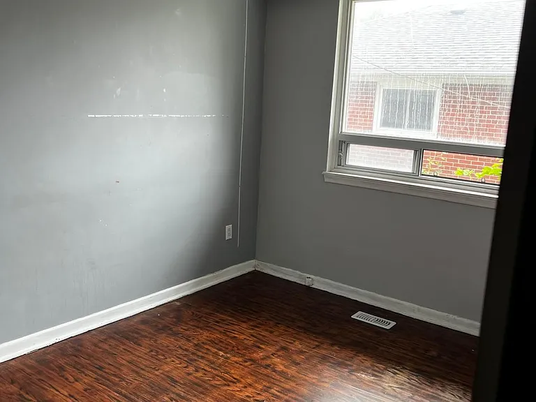 44 Romulus Dr — Photo 20