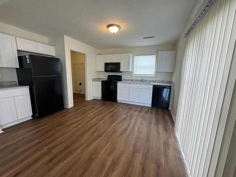4082 Lassen Ln — Photo 12