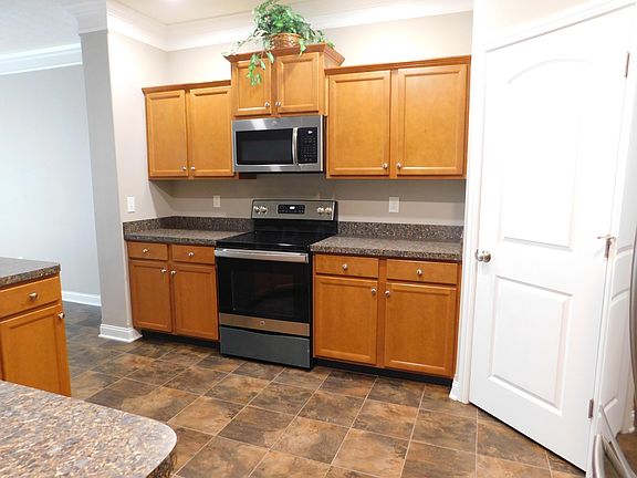 5th image of 2166 Greencrest Way