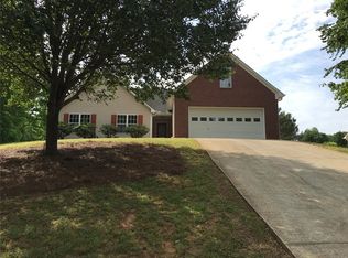1406 Red Oak Way, Winder, GA 30680