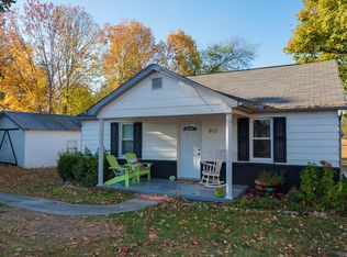 917 Ratledge Rd, Friendsville, TN 37737