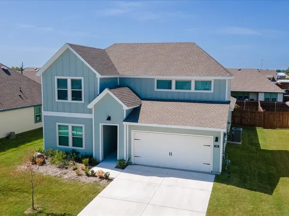 729 Amelia Ct, Pilot Pt, TX 76258