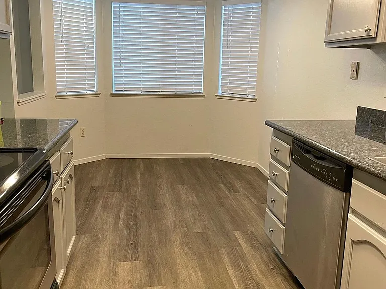 5041 Winterglen Way — Photo 21