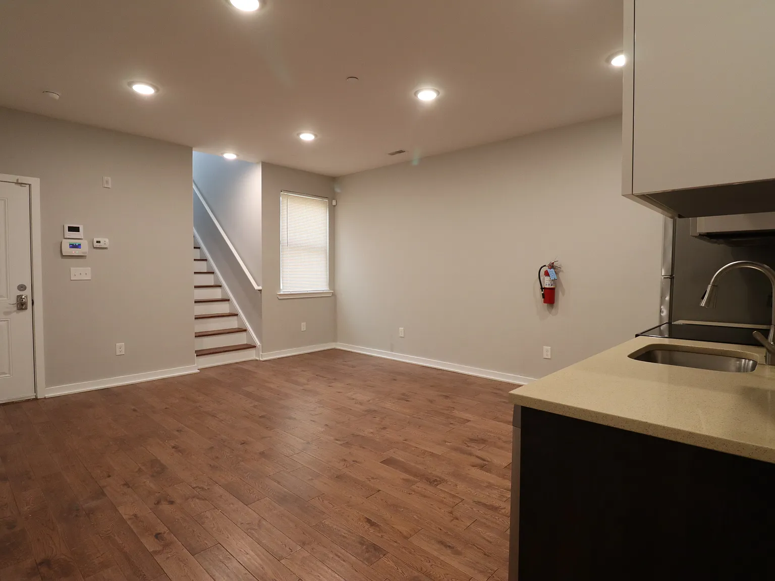 3 bed, 1500 sqft, $1,950 — Photo 3