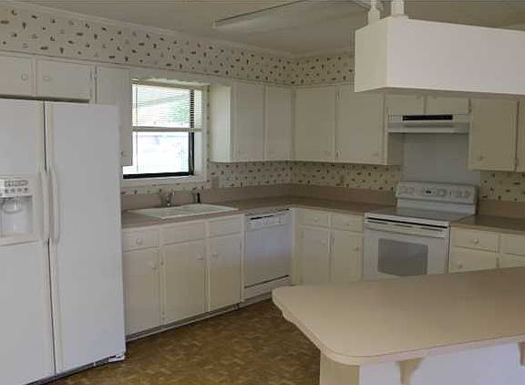 5th image of 155 Orchid Dr