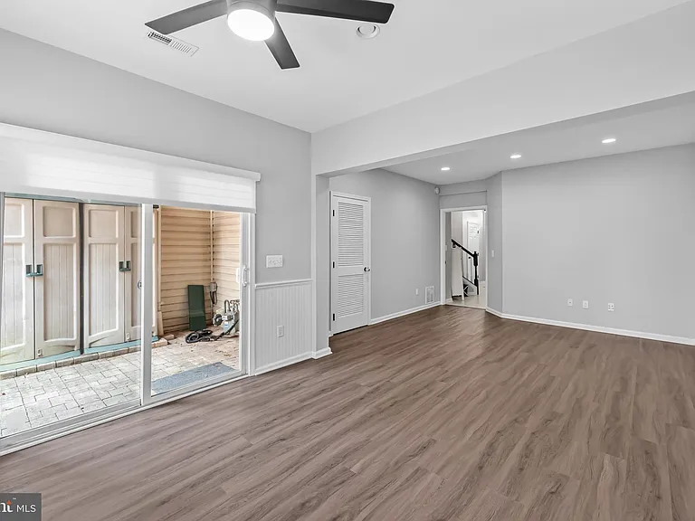 5011 Waple Ln — Photo 9