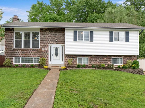 4784 Tonga Dr, Saint Louis, MO 63128