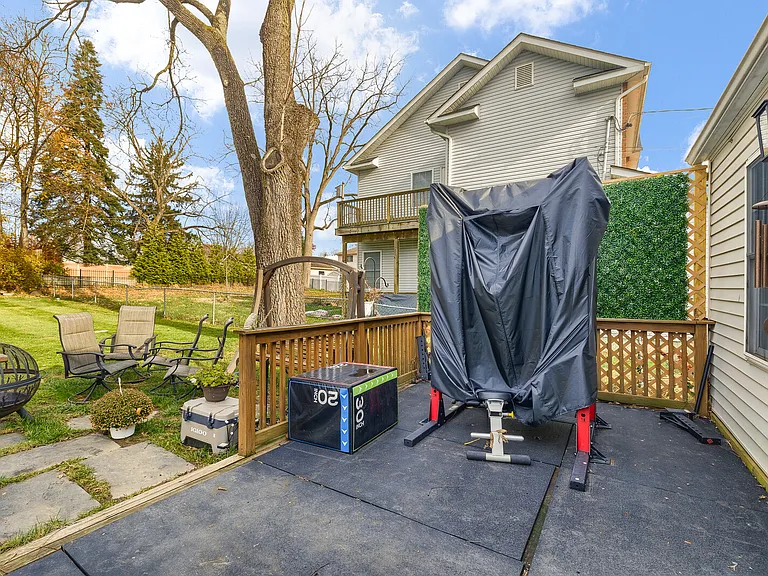 101 Sycamore Ave — Photo 32