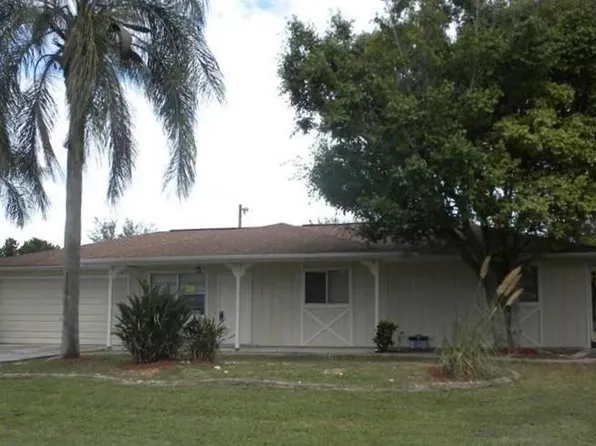 611 SE Santa Barbara Pl, Cape Coral, FL 33990