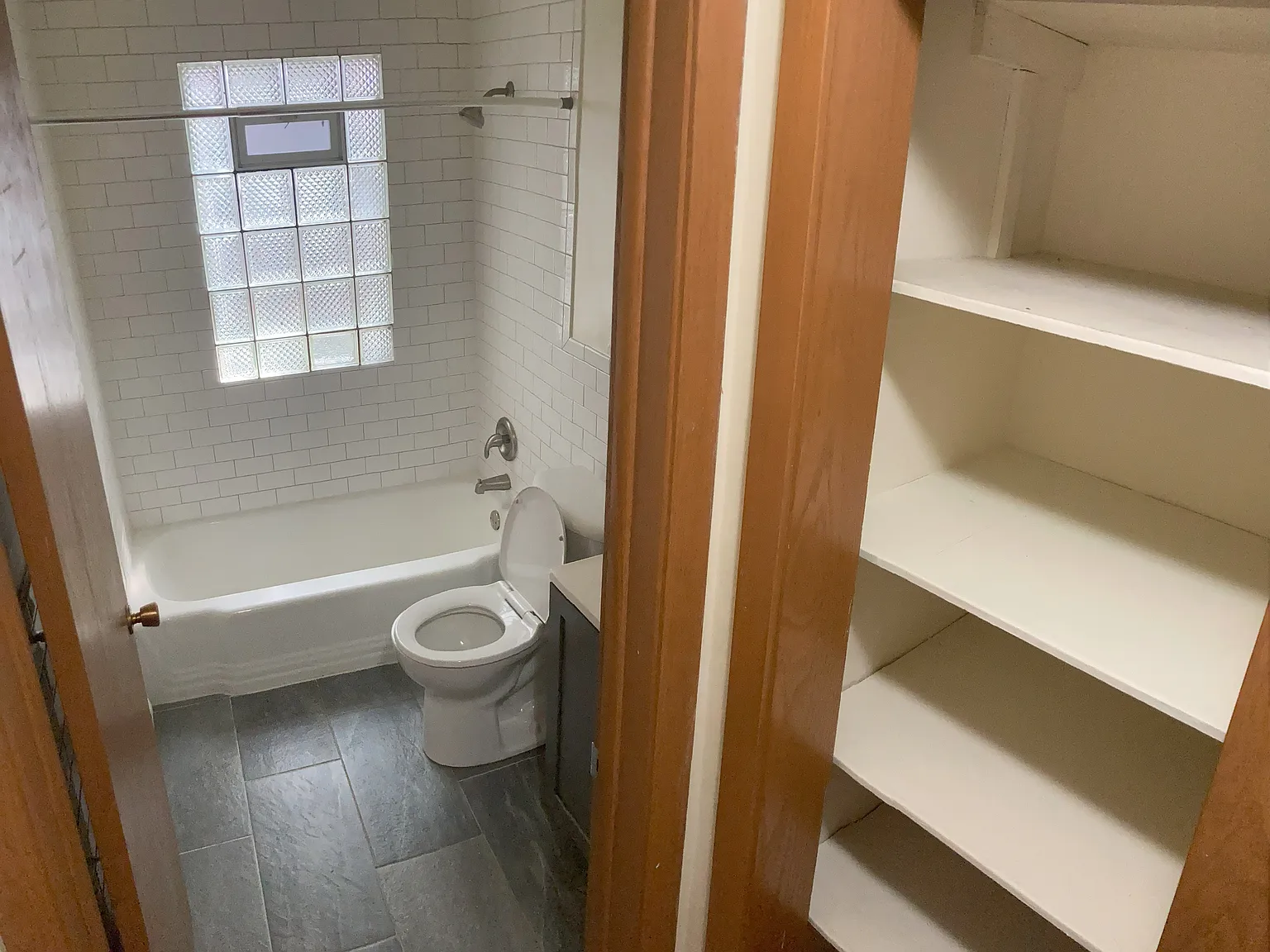 1 bed, $1,000 — Photo 2