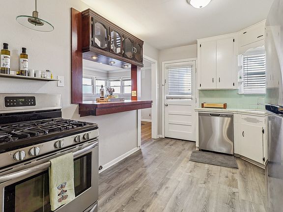 3rd image of 4901 Rector Ave