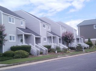 73 Island Ln, Urbanna, VA 23175