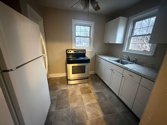 3rd image of 3031 Crockett Ave NW