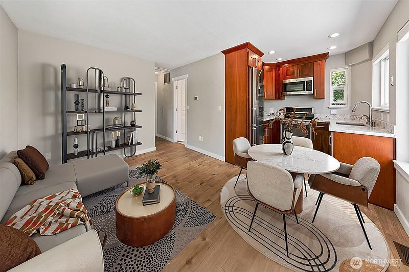 3rd image of 27917 10th Avenue S #2