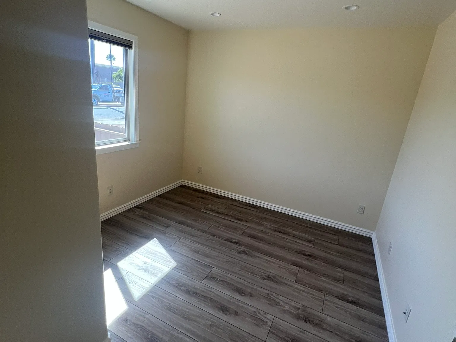 3 bed, 1900 sqft, $4,500 — Photo 4