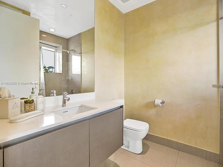 3250 NE 188th St #207 — Photo 61