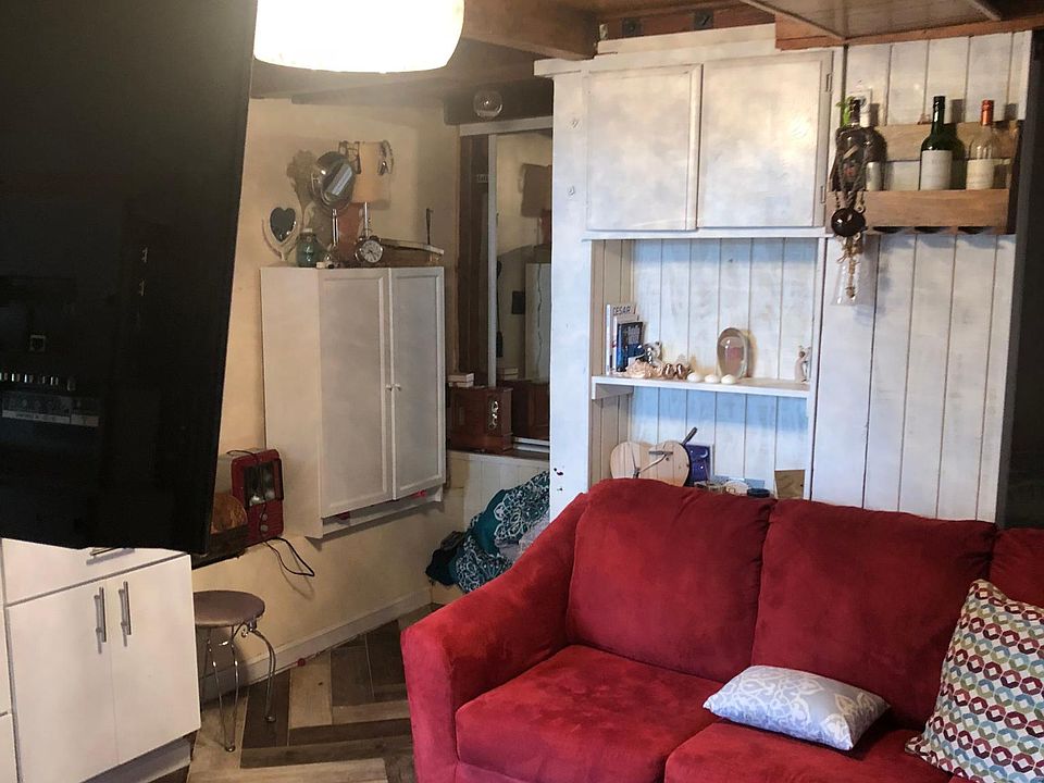 1st image of 1071 Central Blvd