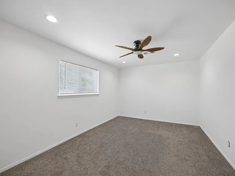 7050 Cole Creek Dr — Photo 5