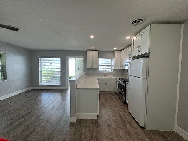 2436 Van Buren St — Photo 5