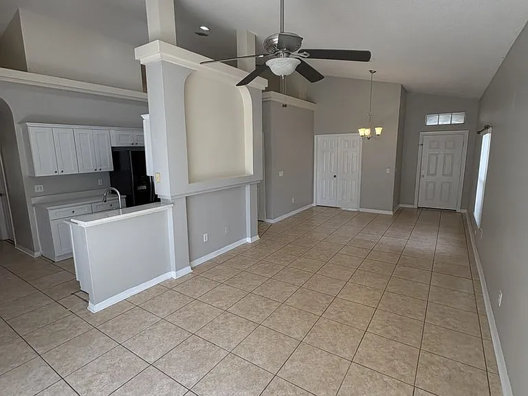 2033 Kaylas Ct — Photo 2