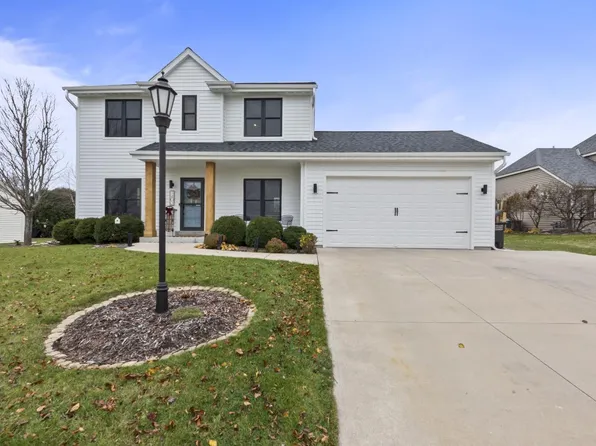 1403 Bluebird DRIVE, Oconomowoc, WI 53066