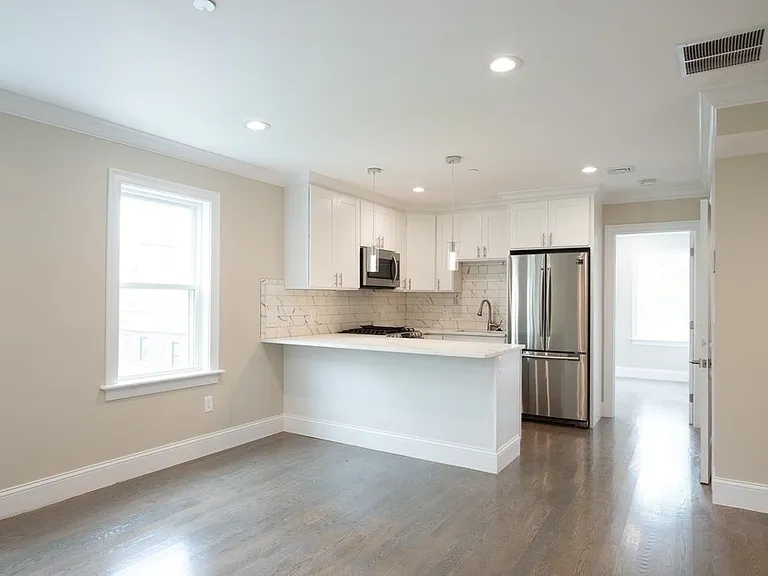 80 Cottage St #2 — Photo 2