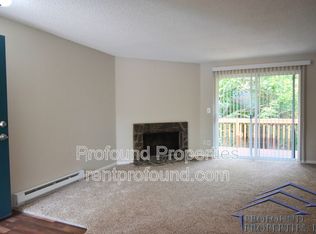 12185 SW Gingham Ln APT D, Beaverton, OR 97008