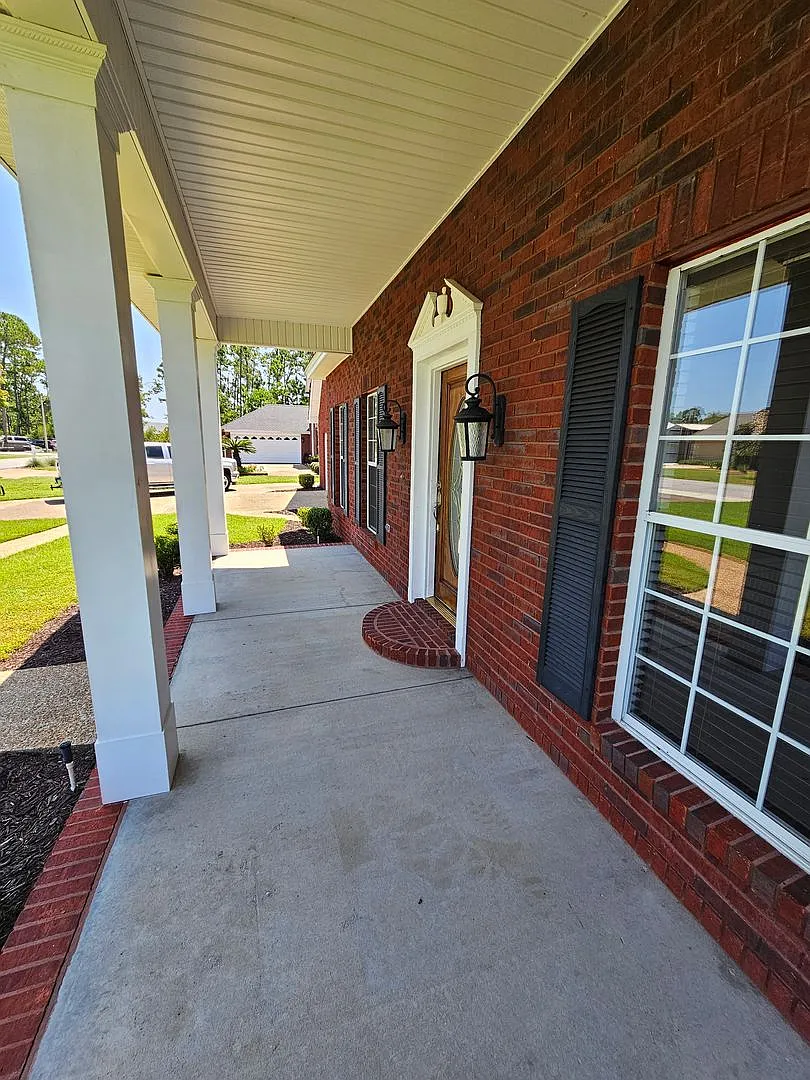 Beautiful Waterfront Oasis W/Private Dock Access, Pool & Hot Tub! *Pool Service, Pest Control & L... — Photo 3