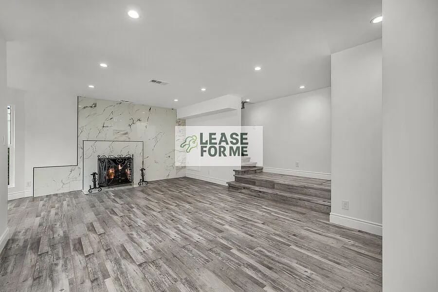 9848 Portola Dr - Elegant Beverly Hills Home Featuring Panoramic Canyon Views — Photo 1