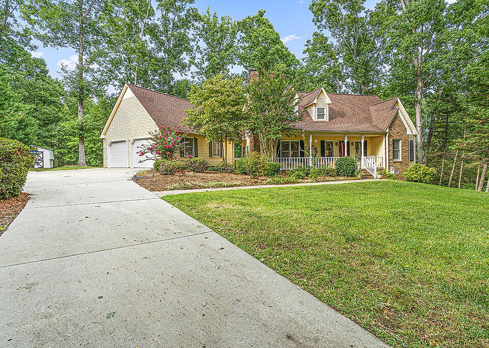 1st image of 213 Chatham Ct