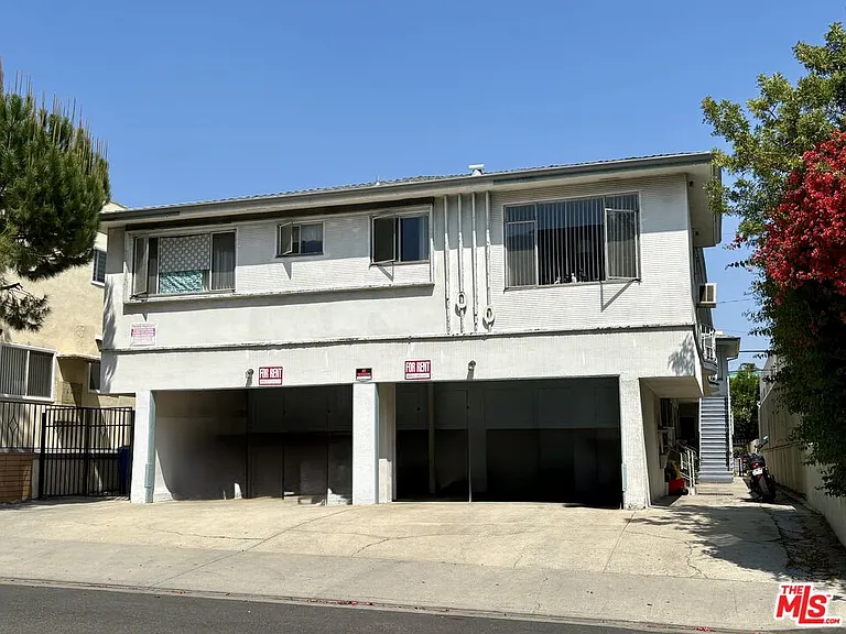 1010 N Stanley Ave #8 — Photo 1