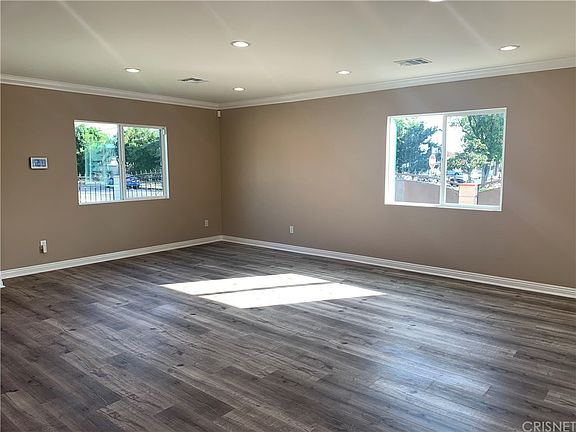 4th image of 8163 Saint Clair Ave