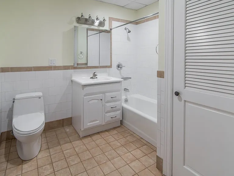 300 Communipaw Ave #106 — Photo 12