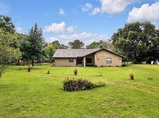 17230 Driftwood Ln, Lutz, FL 33558