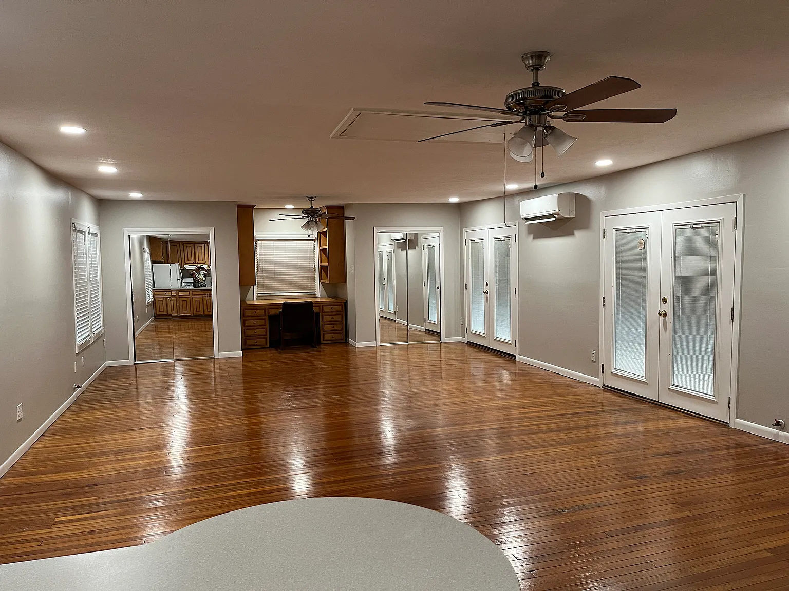 1 bed, 880 sqft, $1,500 — Photo 2