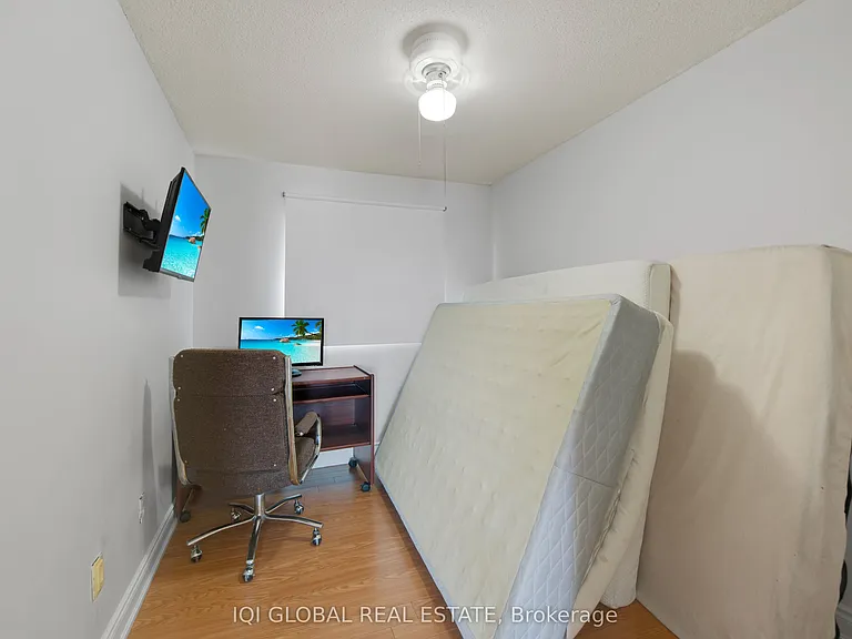 2 Sir Lou Dr #139 — Photo 13