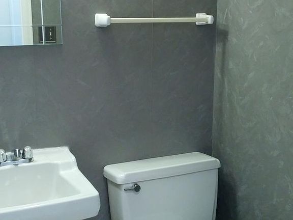 Guest Bath-Main Floor